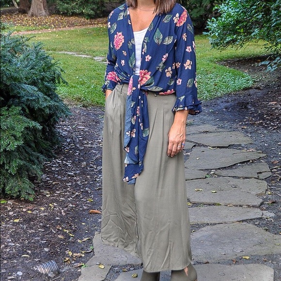 Button Down Skirt - Picture 4 of 5